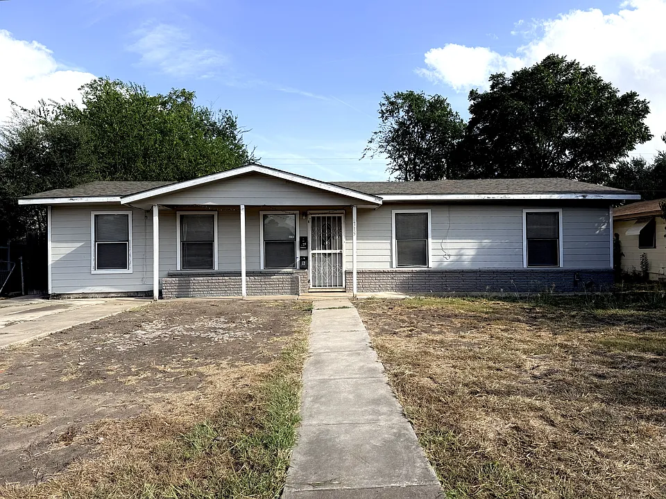 315 Pool Dr #A