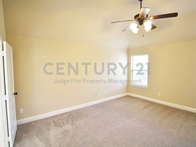 505 Clemson Ln — Photo 11