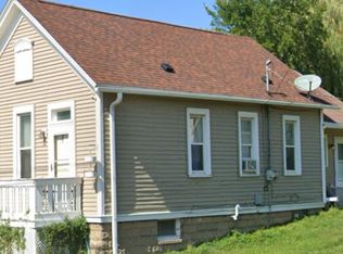 2160 S Robinson Ave, Milwaukee, WI 53207