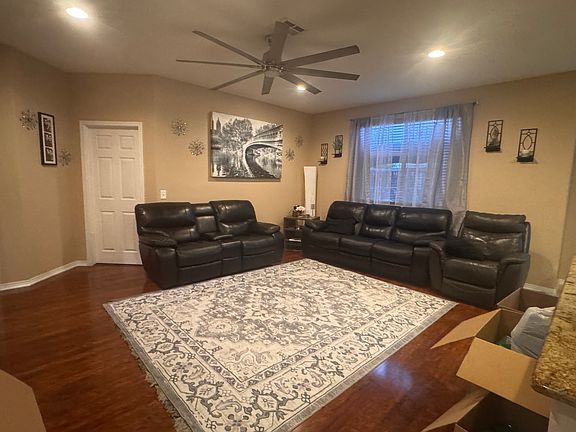 3rd image of 2737 Lily St