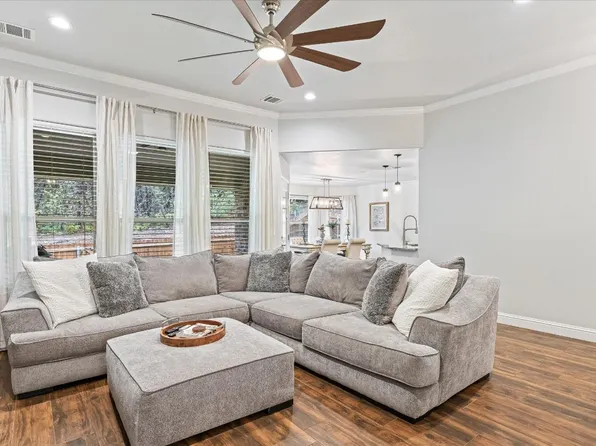 1013 Bandera Trl, Granbury, TX 76048