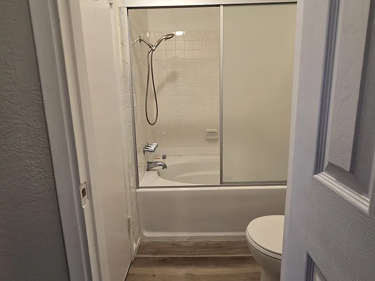 9047 Langdon Ave #15 — Photo 21
