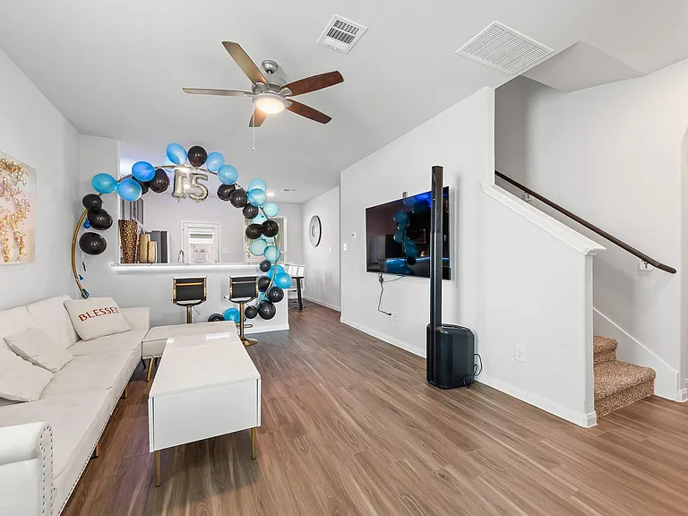 22126 Regal Heights Ln — Photo 5