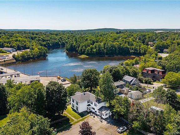 3rd image of 20 Saint Croix St