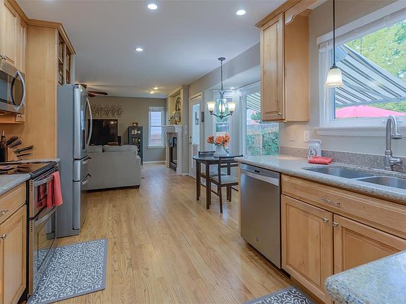 5th image of 2377 Cedarwood Cir