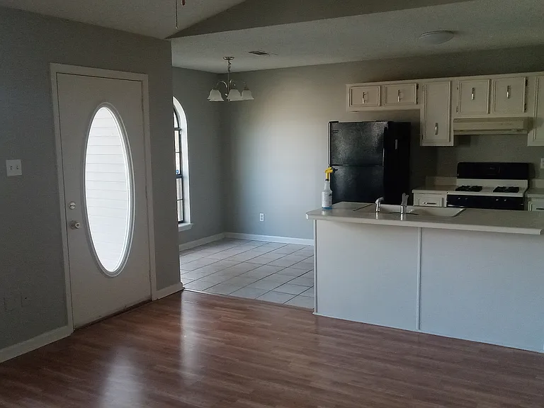 1410 W 55th St — Photo 12