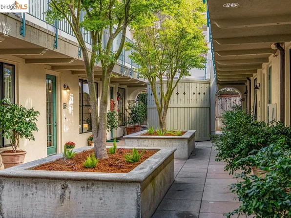 4395 Piedmont Ave #E209, Oakland, CA 94611