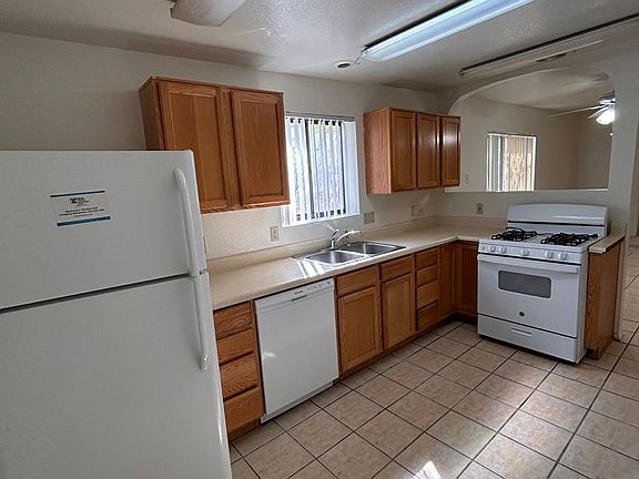 3rd image of 1150 N Catalina Ave Unit 1-3