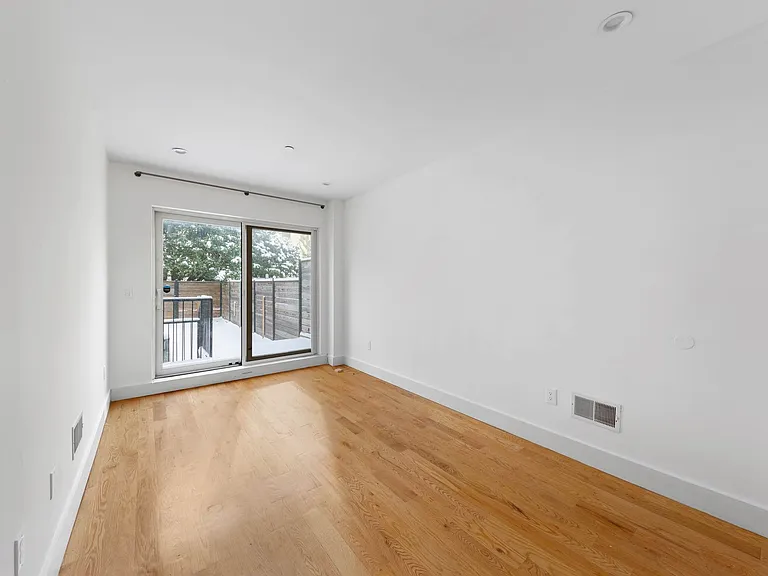 157 Lexington Ave #1 — Photo 11