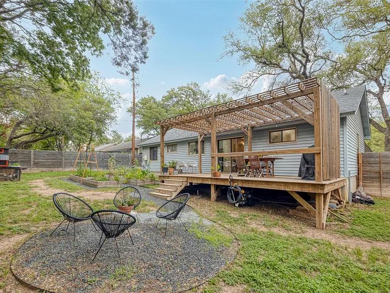 8812 United Kingdom Dr — Photo 29