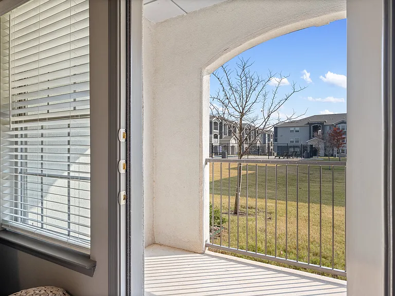 Lake Villas Apartments — Photo 15