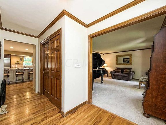 3rd image of 6493 Deeside Dr