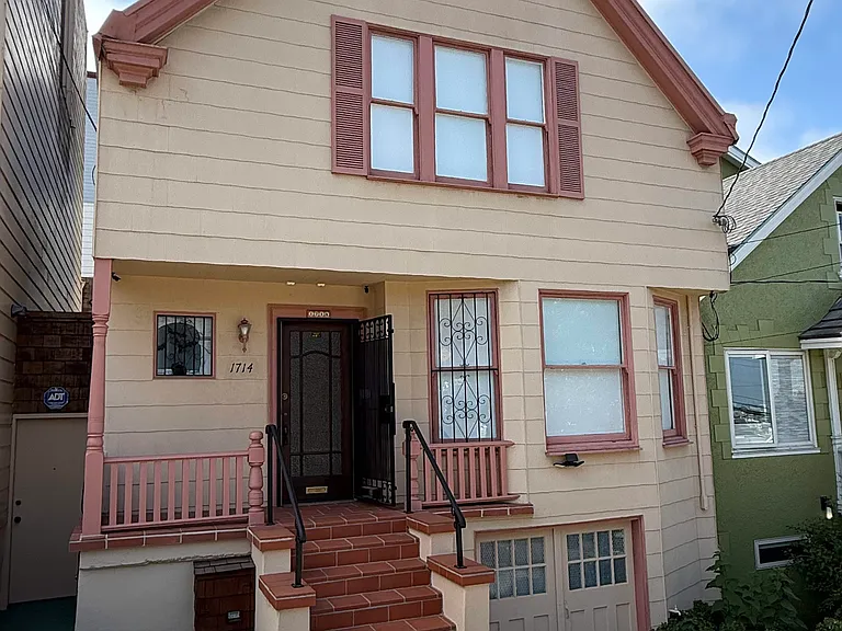 1714 Castro St — Photo 1