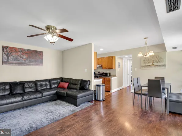 4943 Americana Dr #D102, Annandale, VA 22003