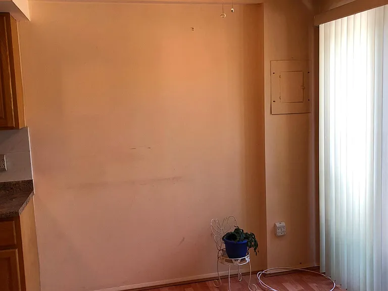 Eat in Kitchen area