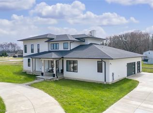 26433 Glencove Trl, Columbia Station, OH 44028
