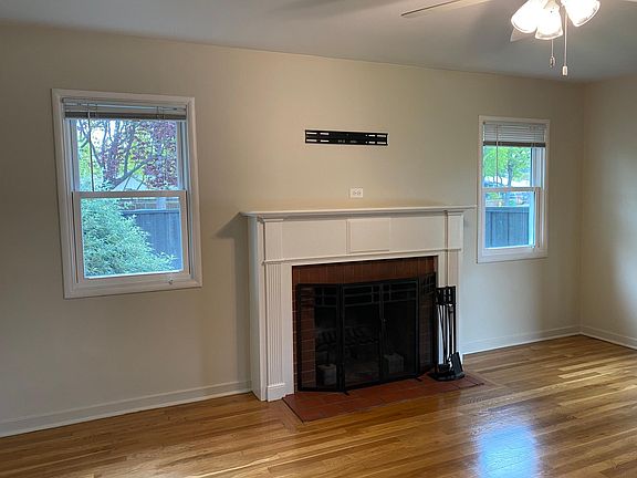 3rd image of 815 Creek Dr