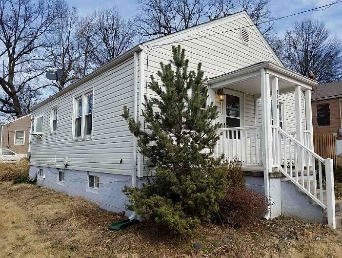 1st image of 9719 Flora Ave