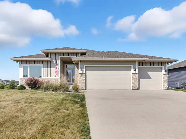 608 Lost Lake Dr, Polk City, IA 50226
