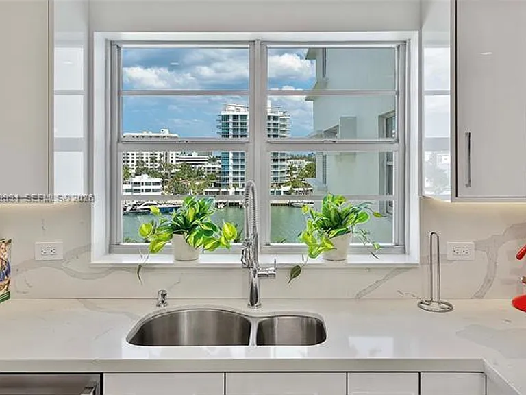 16 Island Ave #7C — Photo 11