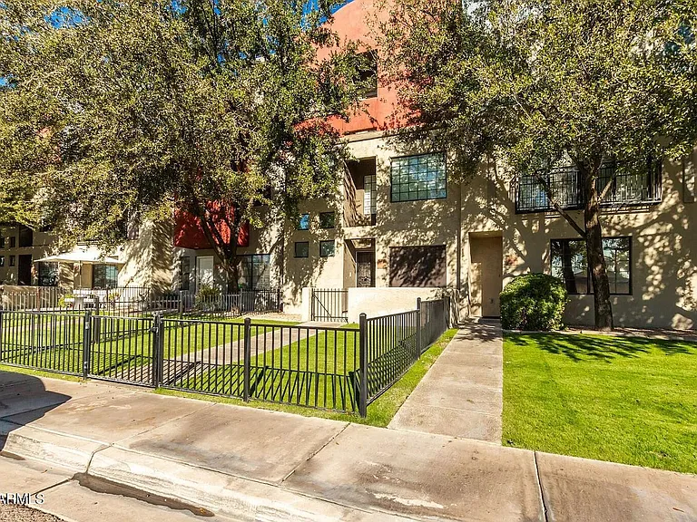 3447 E Lance Ln — Photo 25