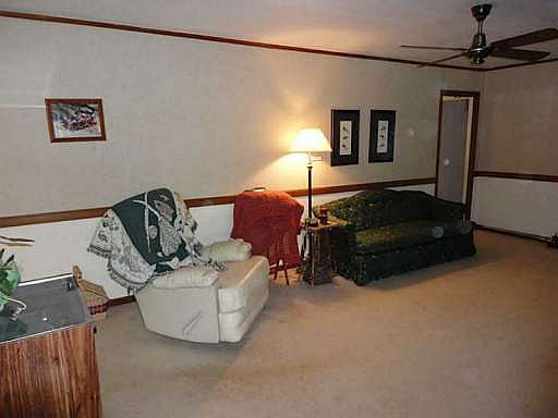 4th image of 2340 Crestcliff Dr