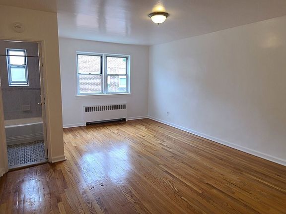 4th image of 84-45 Fleet Ct #14B
