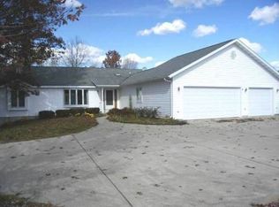 E2450 E Old Mill Run, Waupaca, WI 54981