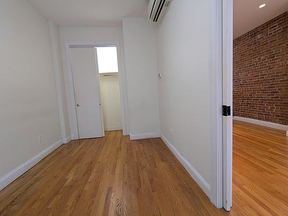 5th image of 330 W 86th St APT 7