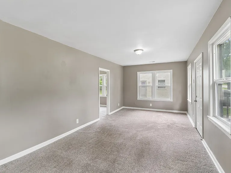 7036 Willow Ave — Photo 9
