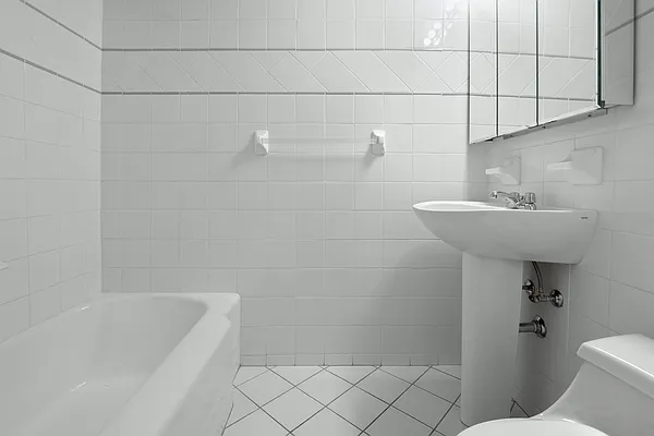 Rented by Stonehenge NYC LLC | media 5