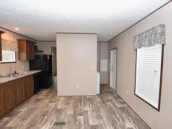 4th image of 311 Henning Dr
