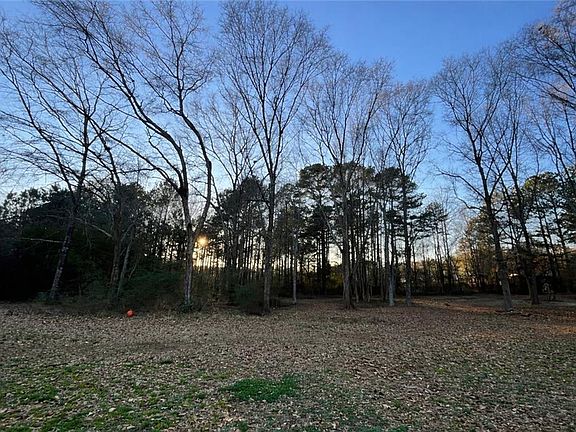 5th image of 1015 Smith Chapel Rd