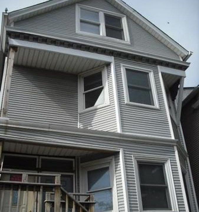 1st image of 1440 W Barry Ave Rear 2