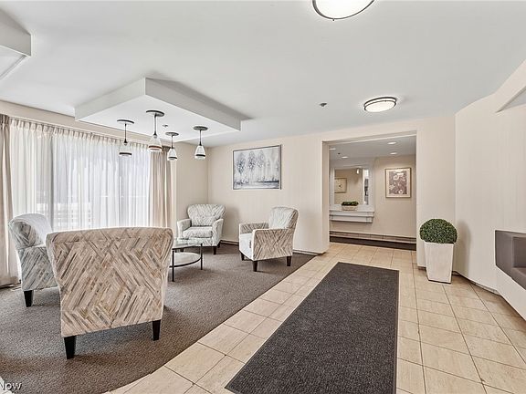 2nd image of 140 Fox Hollow Dr APT 203C