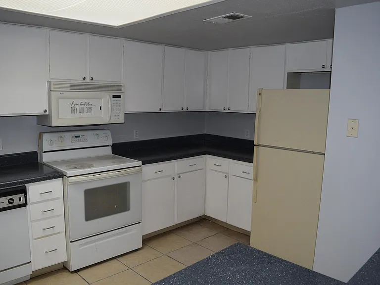 8119 Scottshill — Photo 18