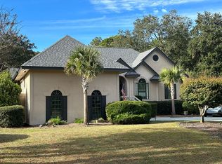 10 Outpost Ln, Hilton Head Island, SC 29928