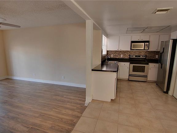 5th image of 2335 Hidden Lake St