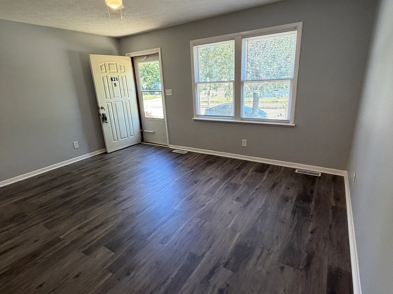 2 bed, 770 sqft, $1,125 — Photo 2