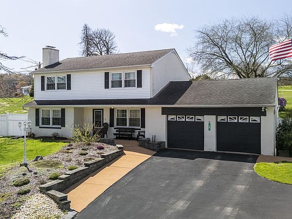 2nd image of 10 Beale Dr