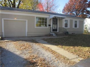 1118 N Indian Ln, Independence, MO 64056