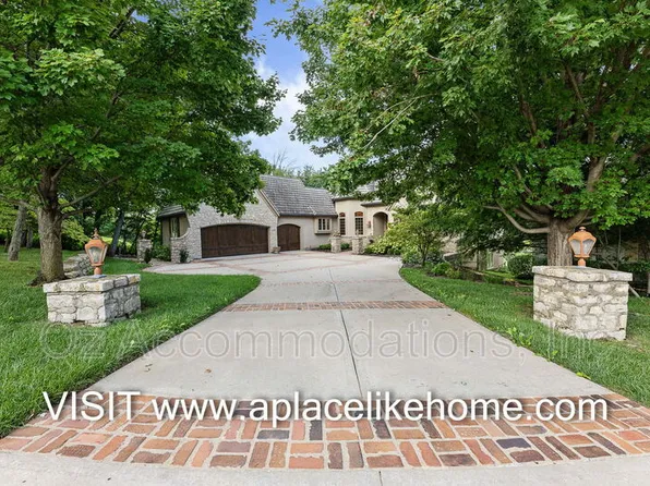16690 S Country Club Ct, Belton, MO 64012