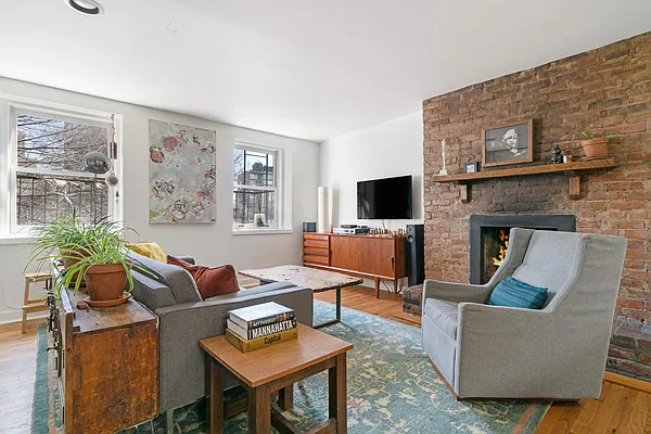 Sold by Compass | media 2