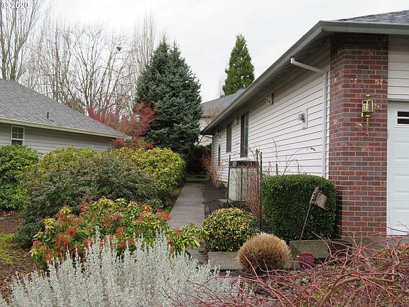 3rd image of 3210 SE Spyglass Dr