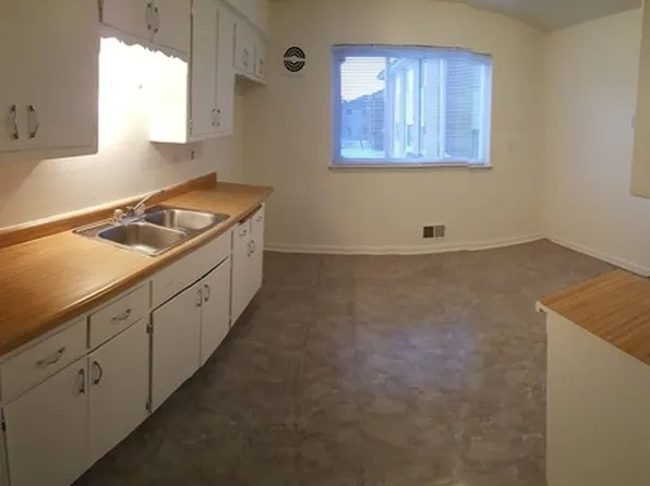8209 W Bender Ave, Milwaukee, WI 53218