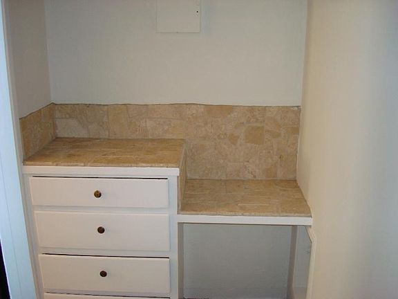 5th image of 216 E Valencia Ave #8