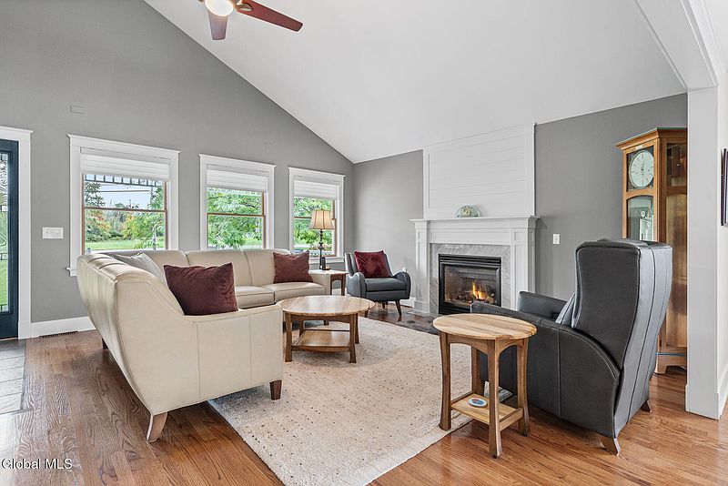 5th image of 376 New Salem Road