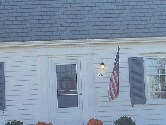 2nd image of 124 N Main St