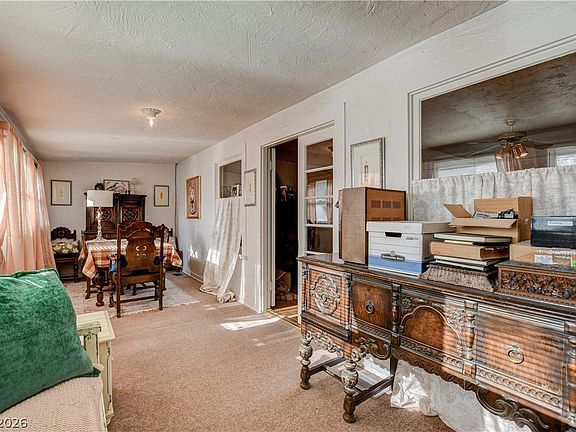 5th image of 433 Ash St