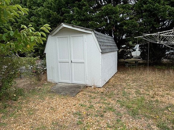 4th image of 26 Bay Breeze Ct